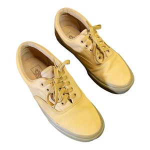 Vans Authentic Gum Sole - Tan color
